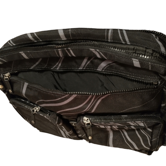 Adidas Messenger Bag - Picture 6 of 9